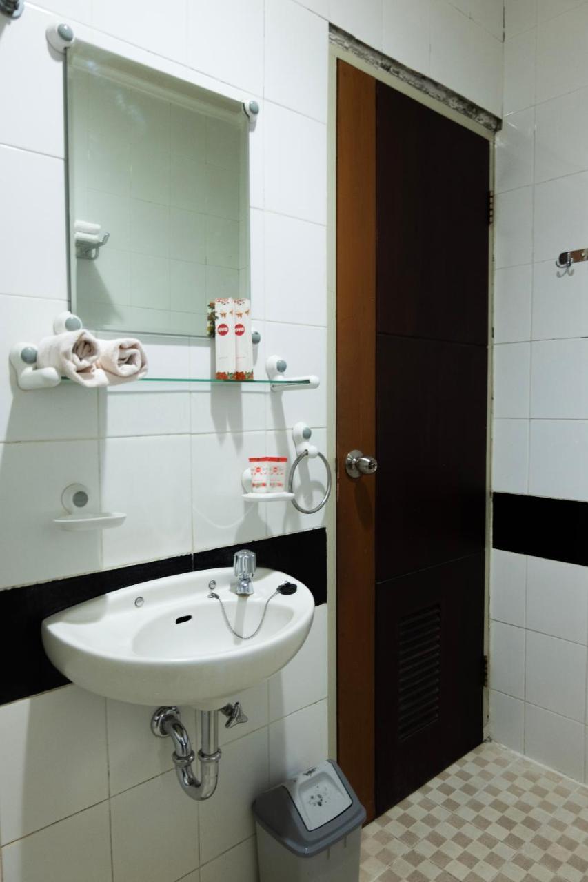 Maktal Hotel Матарам Экстерьер фото