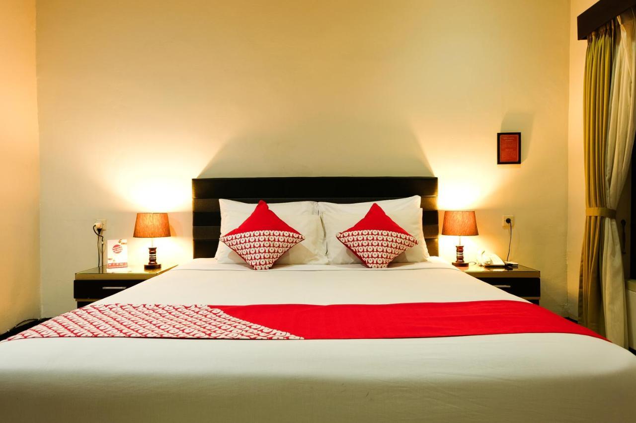 Maktal Hotel Матарам Экстерьер фото