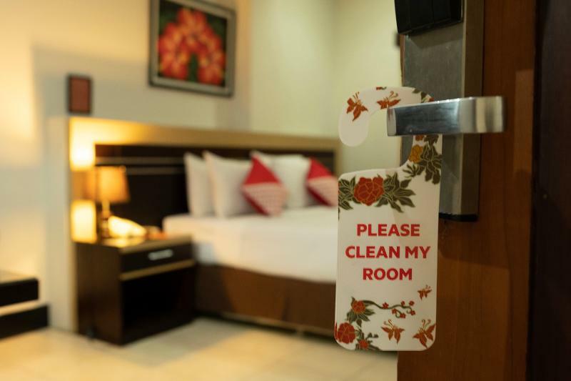 Maktal Hotel Матарам Экстерьер фото